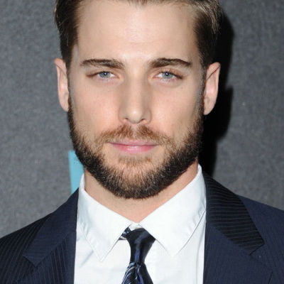 dustin-milligan